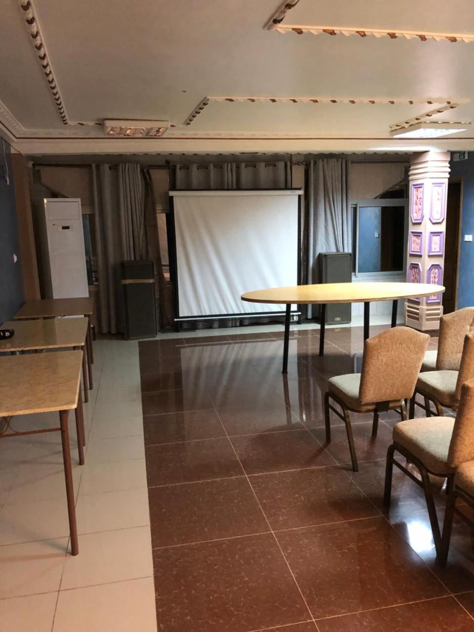 New Town Palace Hotel Garoua Екстериор снимка